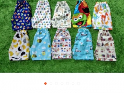 Celana pendek karakter anak usia 1-3th