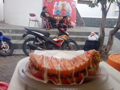 Lekker telor daging ayam spesial  Lekker telor daging ayam spesial