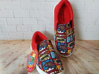 Sepatu Cumose Comic